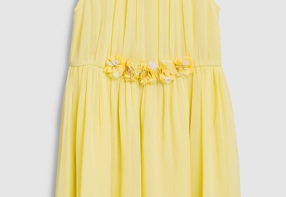 The 6 best alternative flower girl dresses for weddings UK