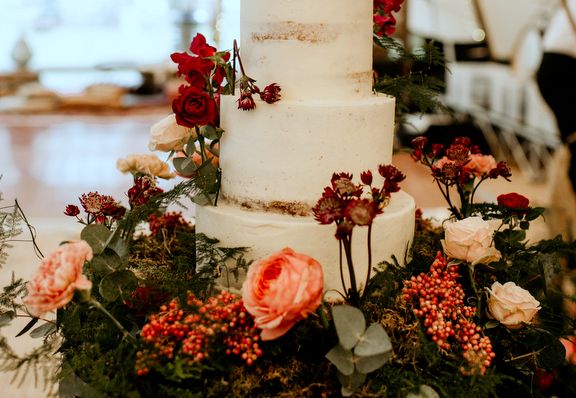 Wedding Cakes Near Me Find The Perfect Cake Maker Rock My Wedding