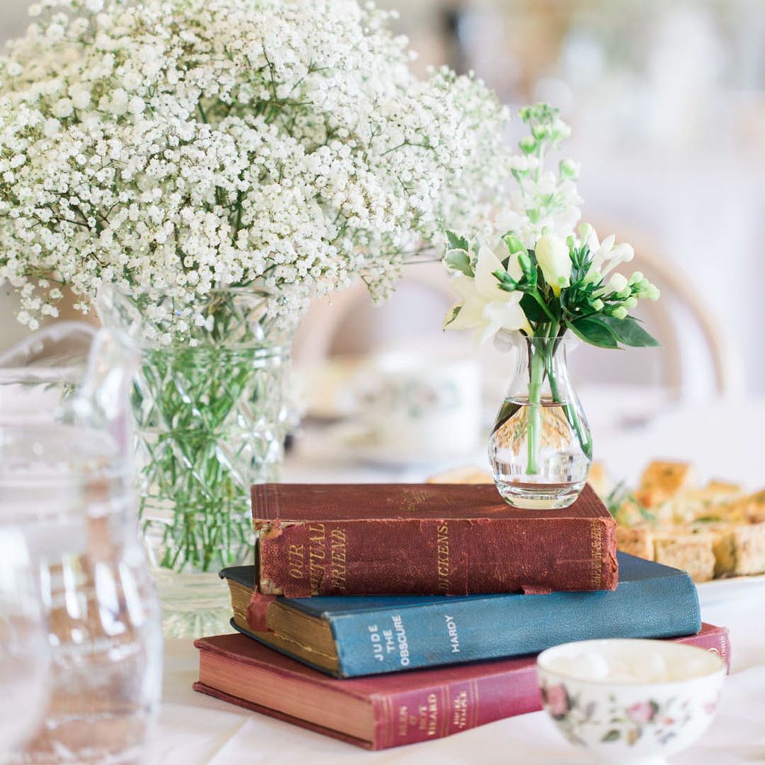 40 Wedding Table Centrepiece Ideas Your Guests Will Love Looking At