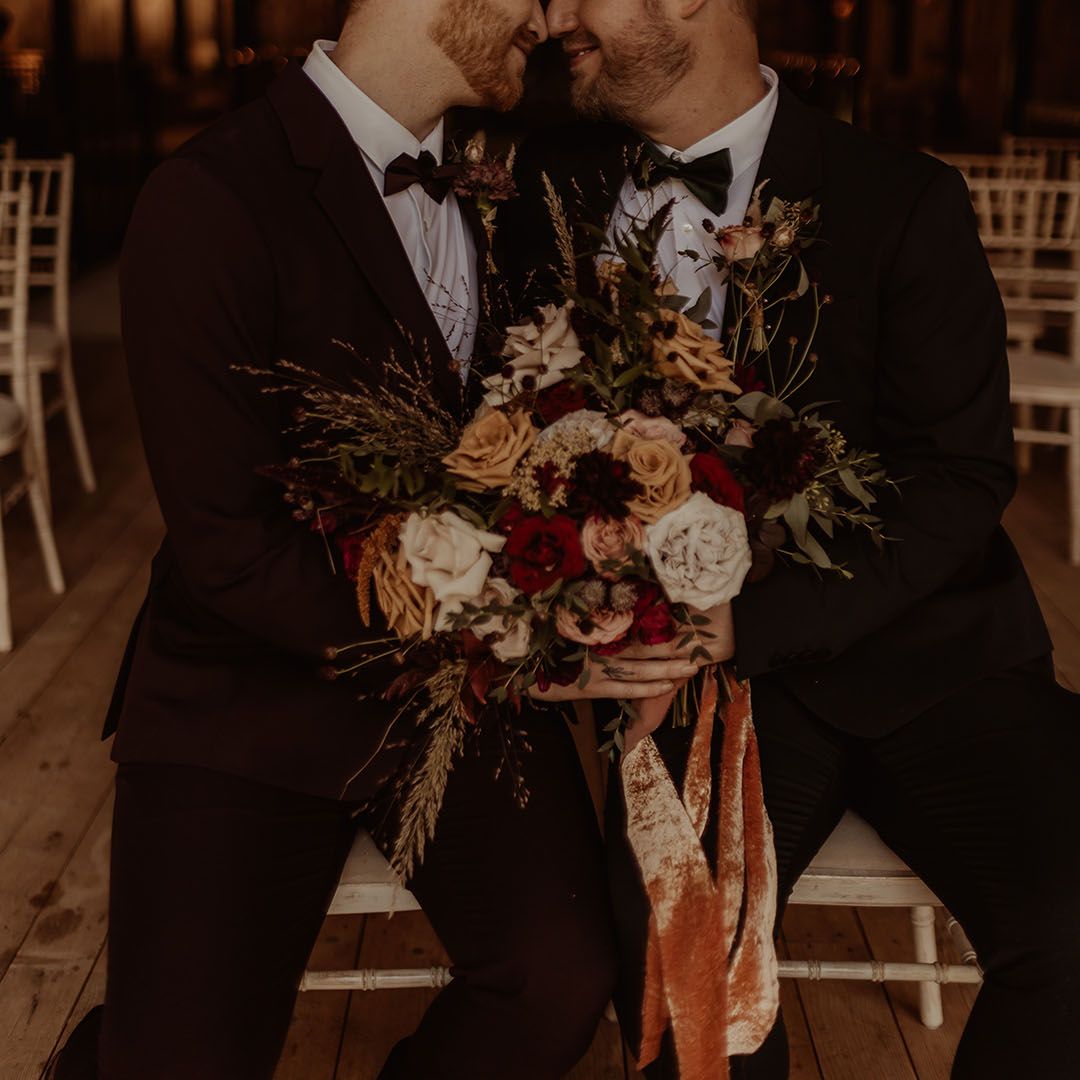 LGBTQ Photographer Captures Autumnal Gay Wedding LGBTQ Photographer Captures Autumnal Gay Wedding