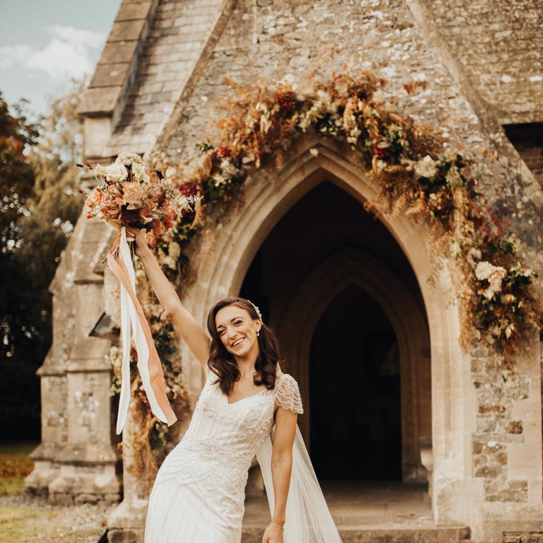 The Best Autumn Wedding Dresses For The Fall Season