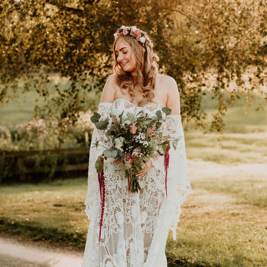 Medieval Wedding Dresses Elven Cape cloak Hood Fairy Long Sleeves lace  embroidery Renaissance Fantasy Victorian Bride
