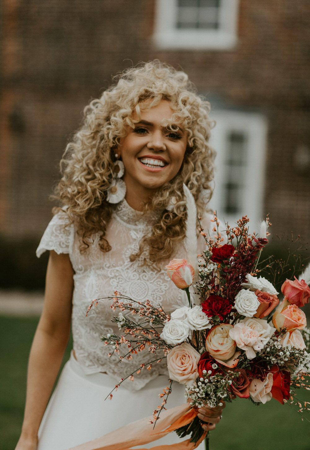 Wedding Styles and Tips for Brides with Naturally Curly Hair  Make Me  Bridal