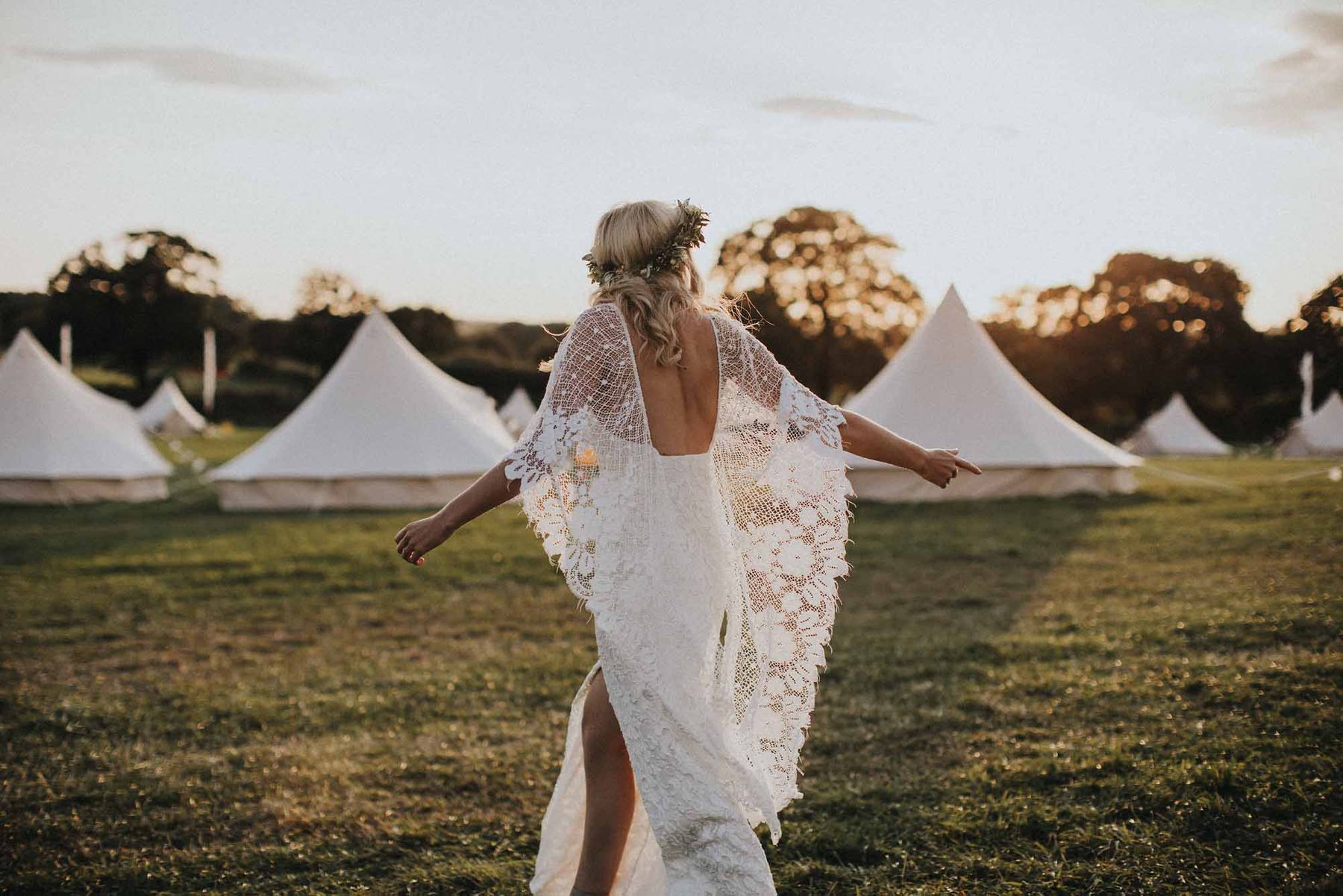 Festival Inspired Wedding With Outdoor Ceremony Images Matt Horan