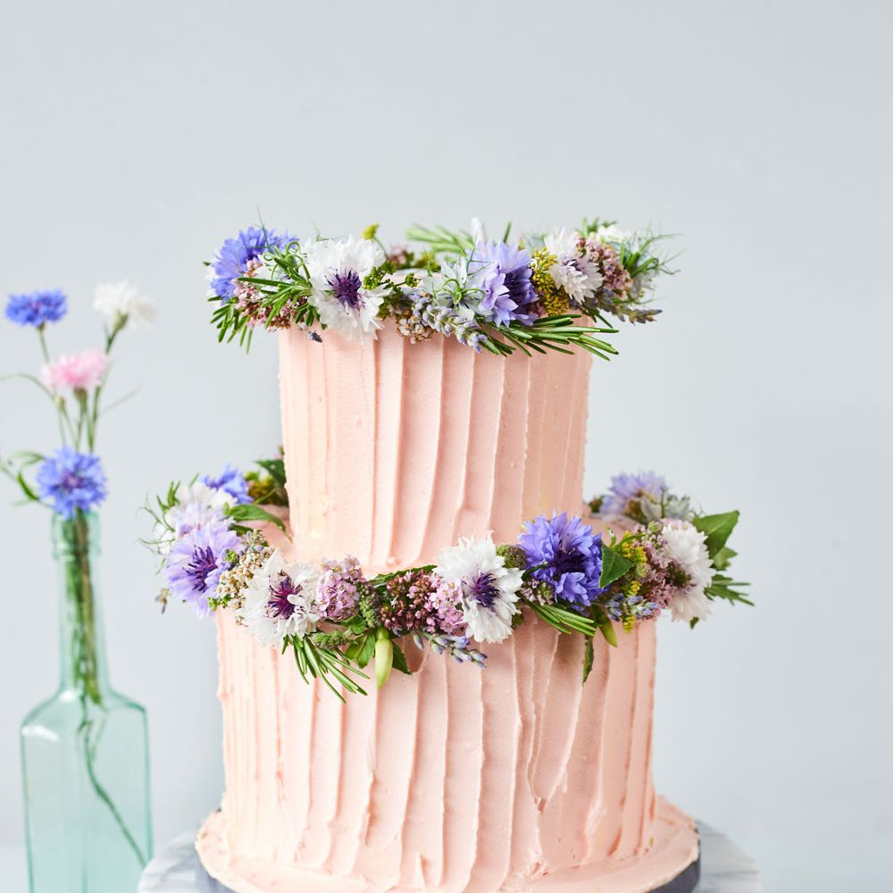 How To Decorate With Edible Flowers For Cakes