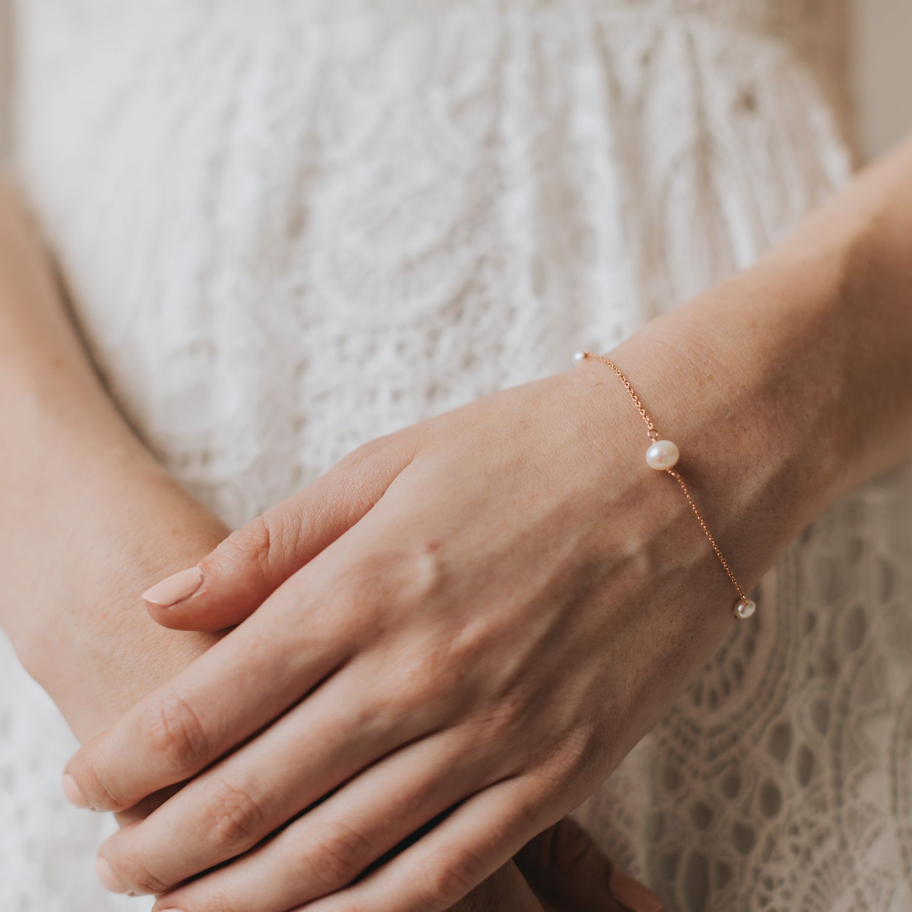 https://www.rockmywedding.co.uk/1800x1800/wp-content/gallery/liberty-in-love-1/Annabel-rose-gold-pearl-bracelet-by-Chez-Bec-at-Liberty-in-Love-%C2%A344.jpg?fit=1