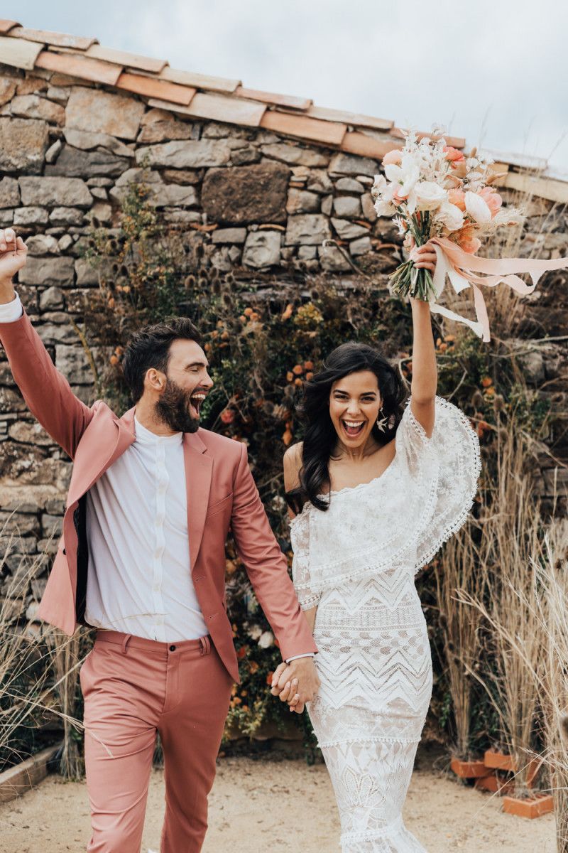 Pantone Living Coral Wedding Inspiration in Barcelona With Grace Loves ...