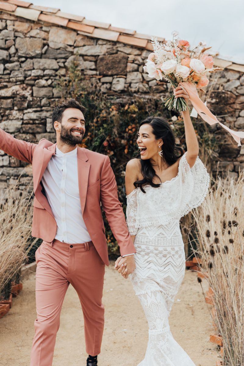 Pantone Living Coral Wedding Inspiration in Barcelona With Grace Loves ...