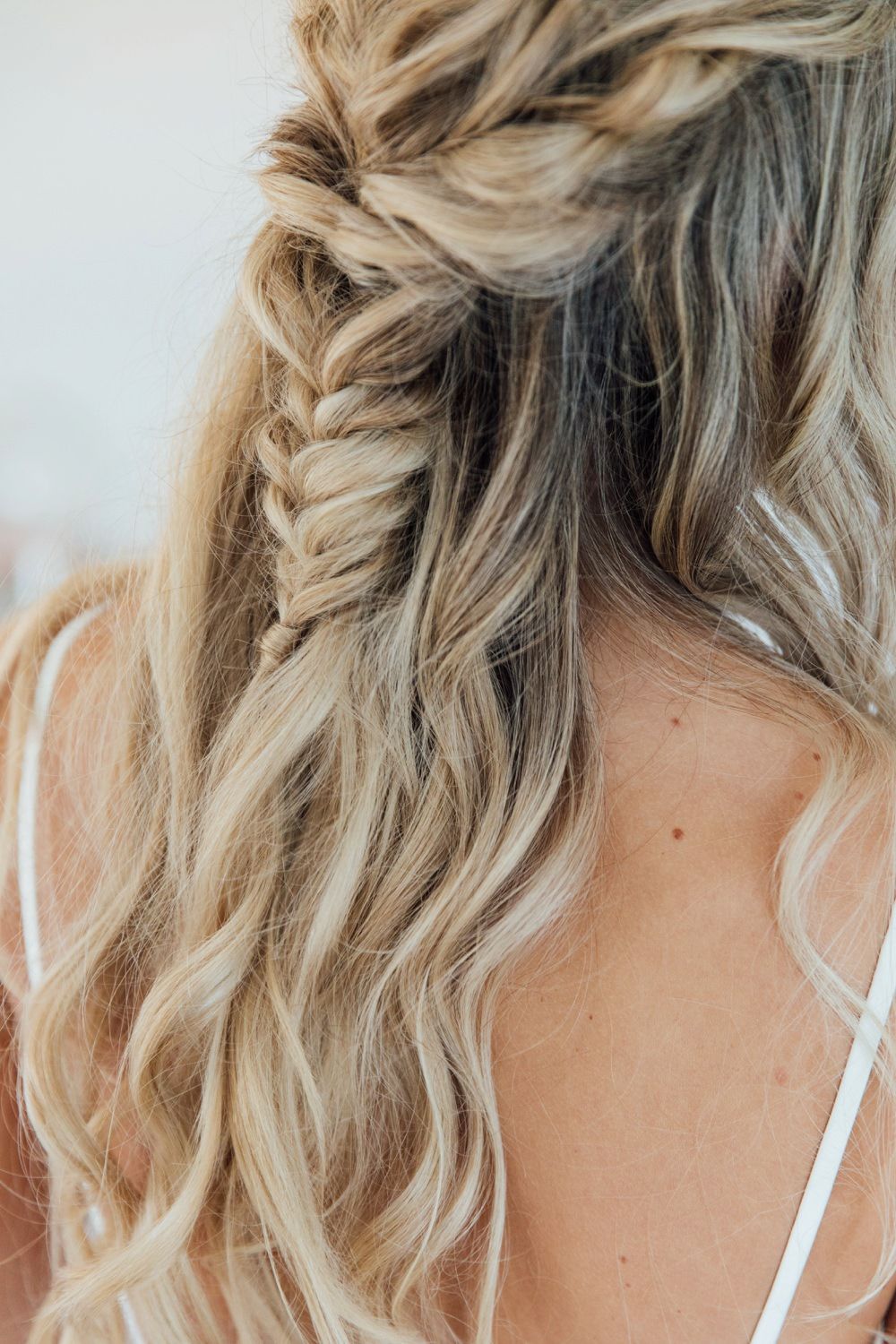 Beautiful Bridal Half Up Half Down Wedding Hair Inspiration Beautiful Bridal Half Up Half Down Wedding Hair Inspiration