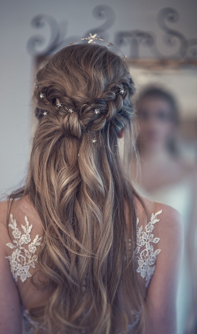 Half-Up, Half-Down Wedding Hairstyles that're Chic and Versatile : Textured  Braid Half Up