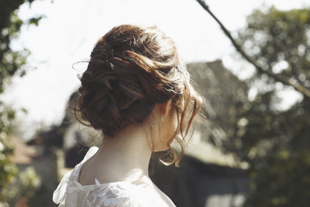 20 Messy Updos You Can Wear to Your Wedding