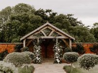 THE PADDOCK FOR FREE – SAVING YOU £500