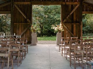 The Rusty Barn - Pink Wave Photography