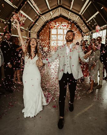 The Giraffe Shed wedding with confetti exit