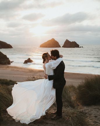 Cornwall wedding venue with beach setting