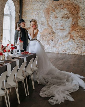 black red and white wedding decor for cruella DeVil inspired wedding inspiration shoot