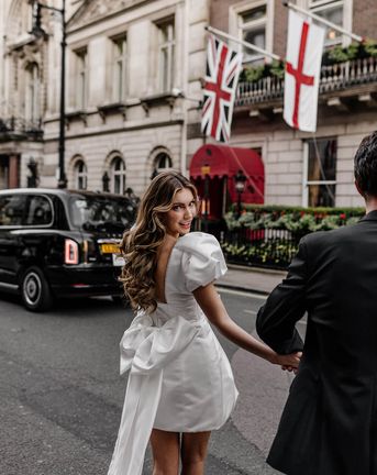 London Bride in Short Wedding Dress With Oversized Bow - Wedding Trends 2024 - Rock My Wedding Trend Report