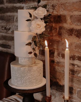 white elegant winter wedding cake