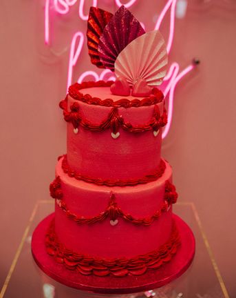 Viva magenta wedding cake showing off the Pantone Color of the Year 2023