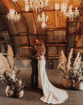 anran devon wedding with chandeliers