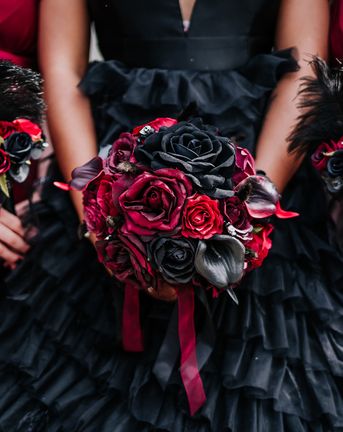 red and black rose wedding bouquet gothic wedding ideas
