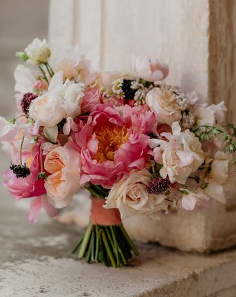 wedding flowers inspired by birth flowers by months