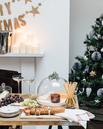 Hosting The Perfect Christmas Cocktail Soiree