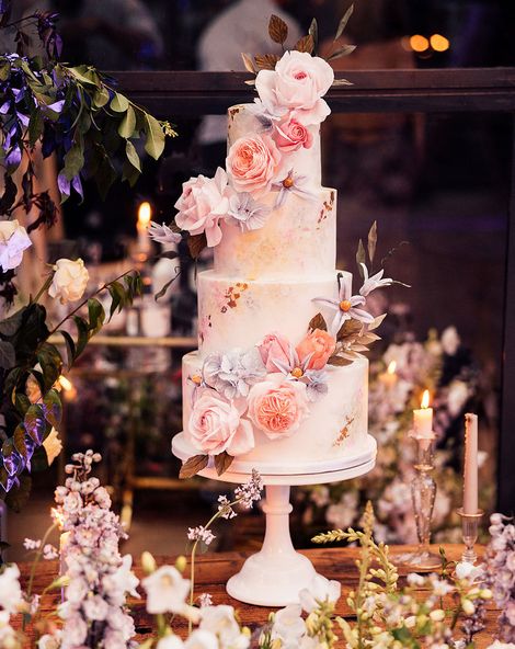 Terre Et Lune Cake Design wedding cake supplier with a day in the life.