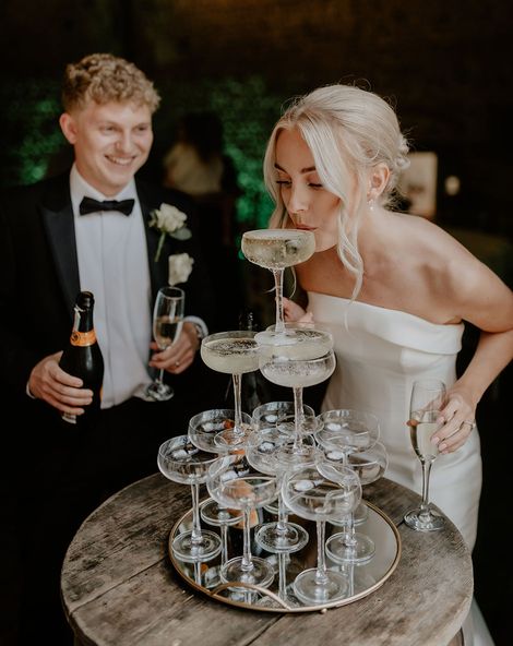 Champagne Tower wedding guide and inspiration