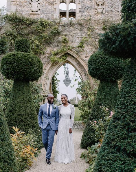 Couple have a stunning wedding for under 5k!