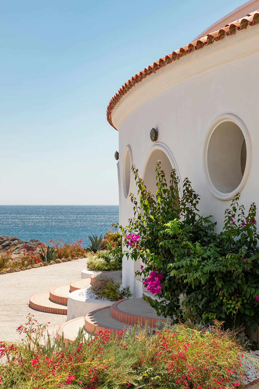 Image of greek villa by the sea 
