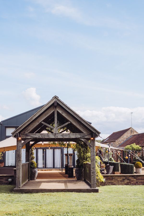 Bunny Hill venue and courtyard by Richard Perry Photography