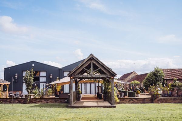 Bunny Hill venue and courtyard by Richard Perry Photography