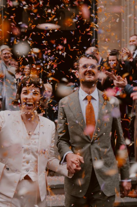 Dynamic fun confetti shot - Sasha Weddings