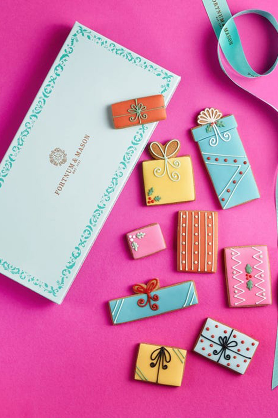 xmas23_christmas_presents_iced_biscuits_fortnum-and-mason.jpg