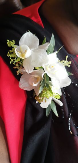 cheryls flowers corsage mother of the groom   autumn 2022