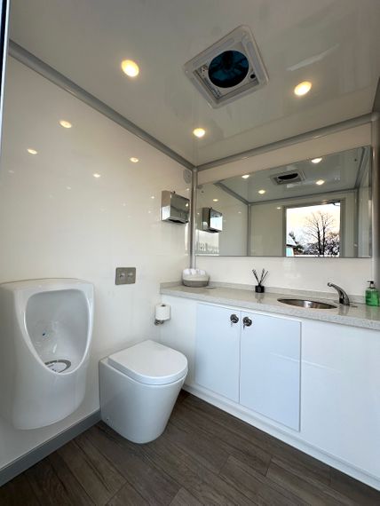 stuga luxury toilet hire inside urinal 2