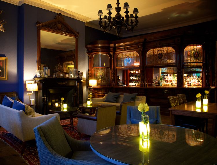 storrs hall hotel tower bar