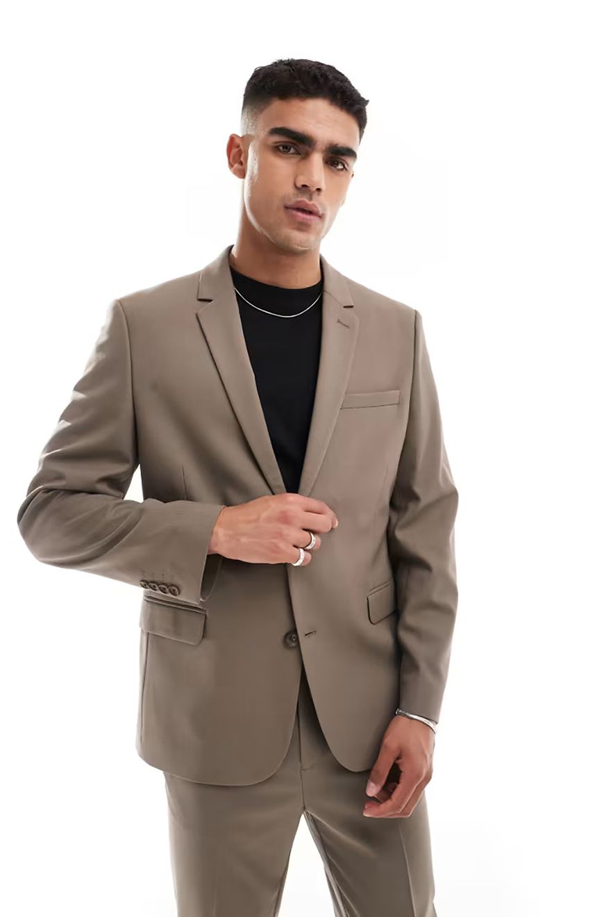 A Guest's Guide to What to Wear to a Casual Wedding A Guest's Guide to What to Wear to a Casual Wedding