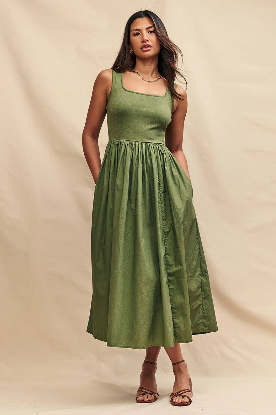 A Guest's Guide to What to Wear to a Casual Wedding A Guest's Guide to What to Wear to a Casual Wedding