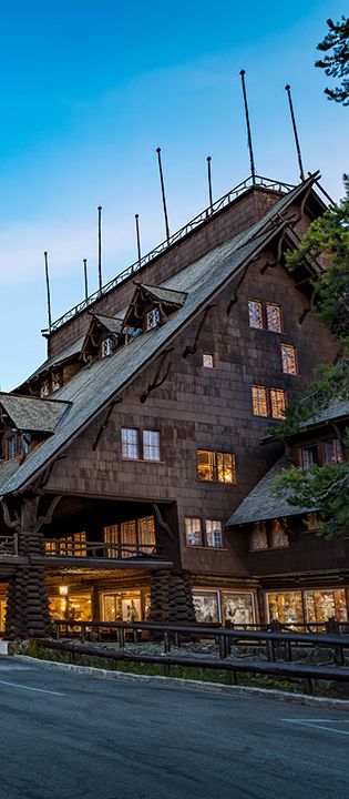 old-faithful-inn-yellowstone