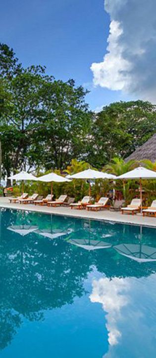 story-seychelles-pool-view