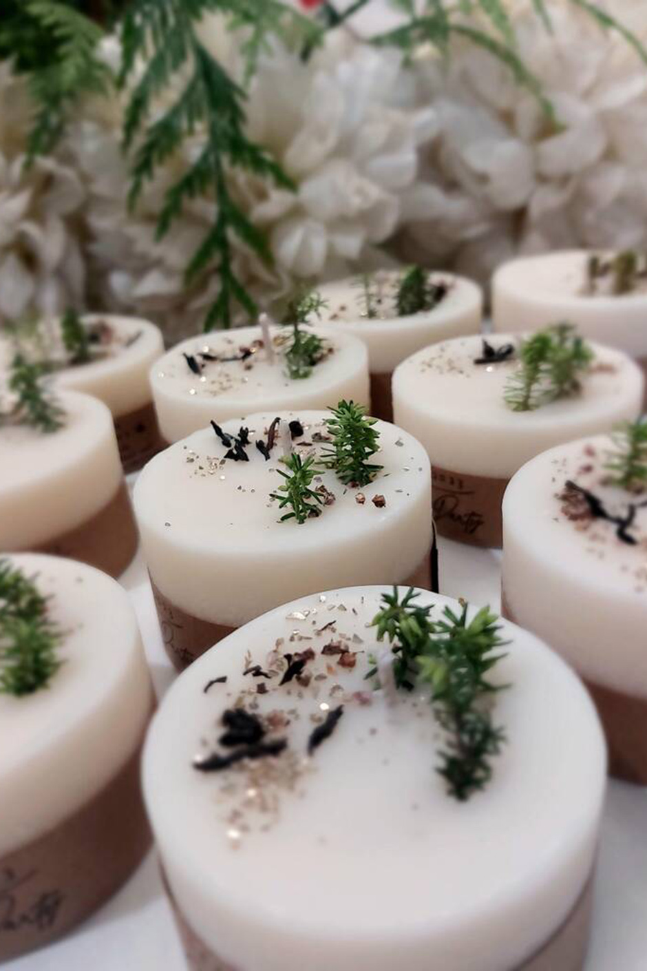 original_christmas-wedding-favour-candles-with-pine-trees.jpg