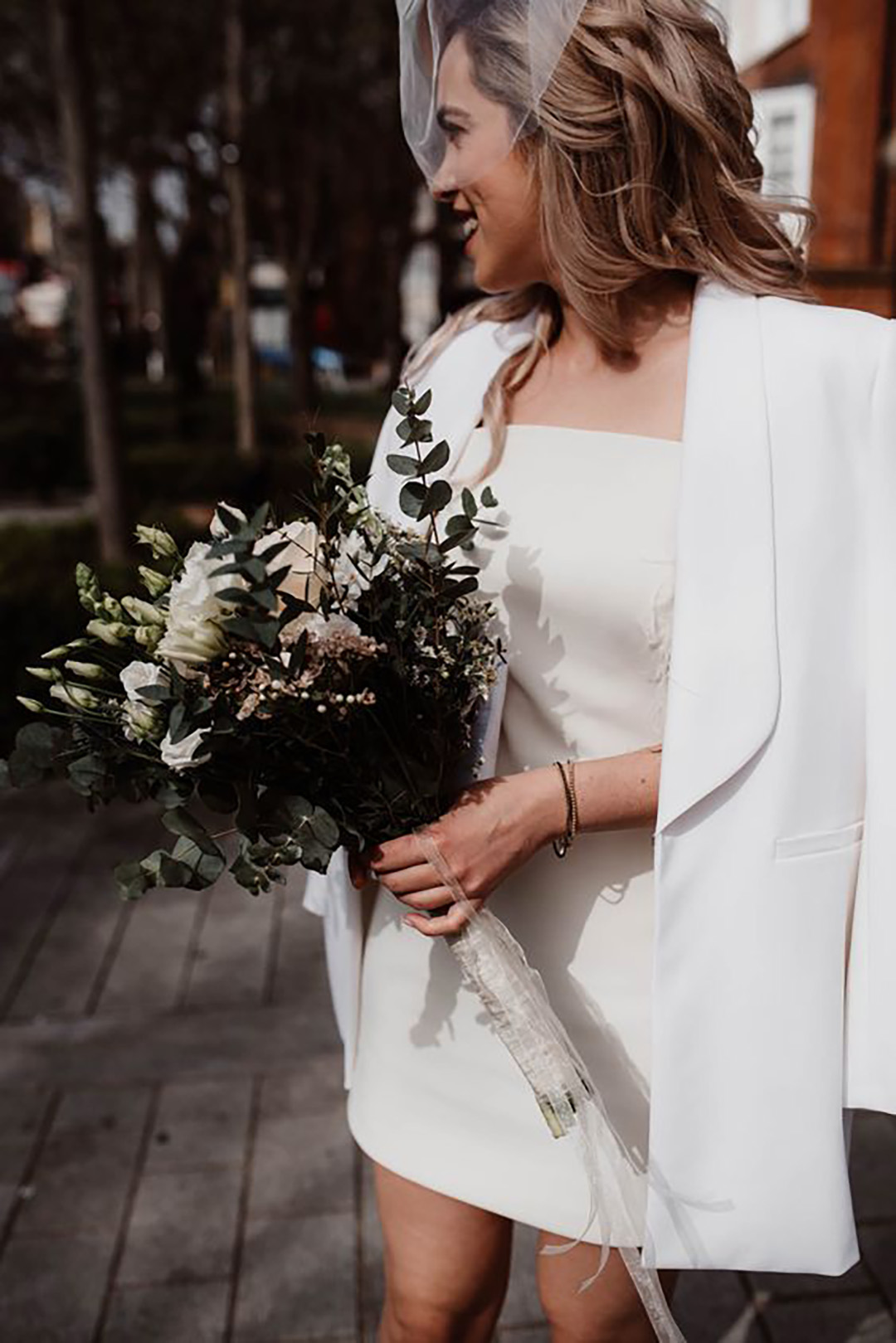 16 Best Cool \u0026 Casual Wedding Dresses for a Low-Key Bride