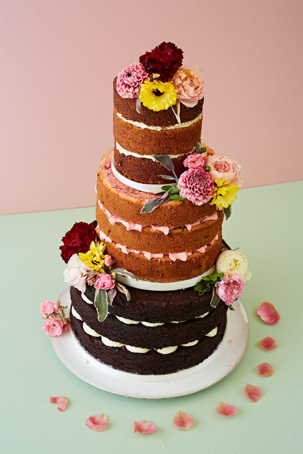 How To Decorate A Wedding Celebration Cake With Edible