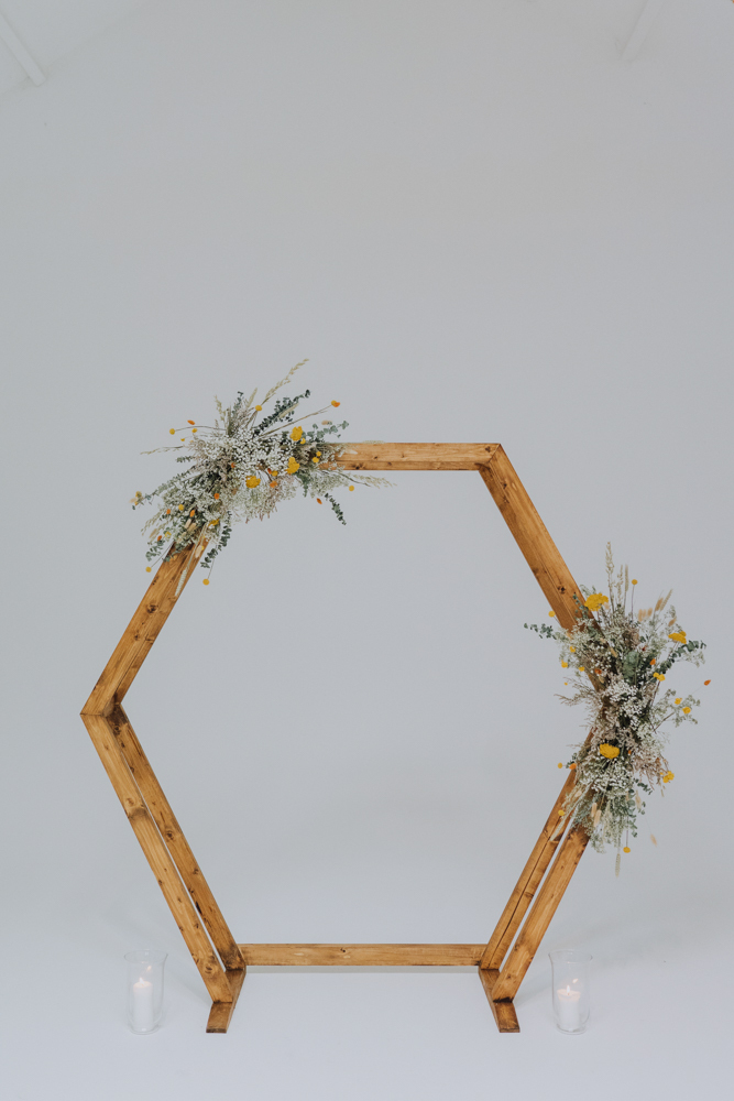 Yellow Wedding Theme and Dried Flowers For Minimalist Wedding