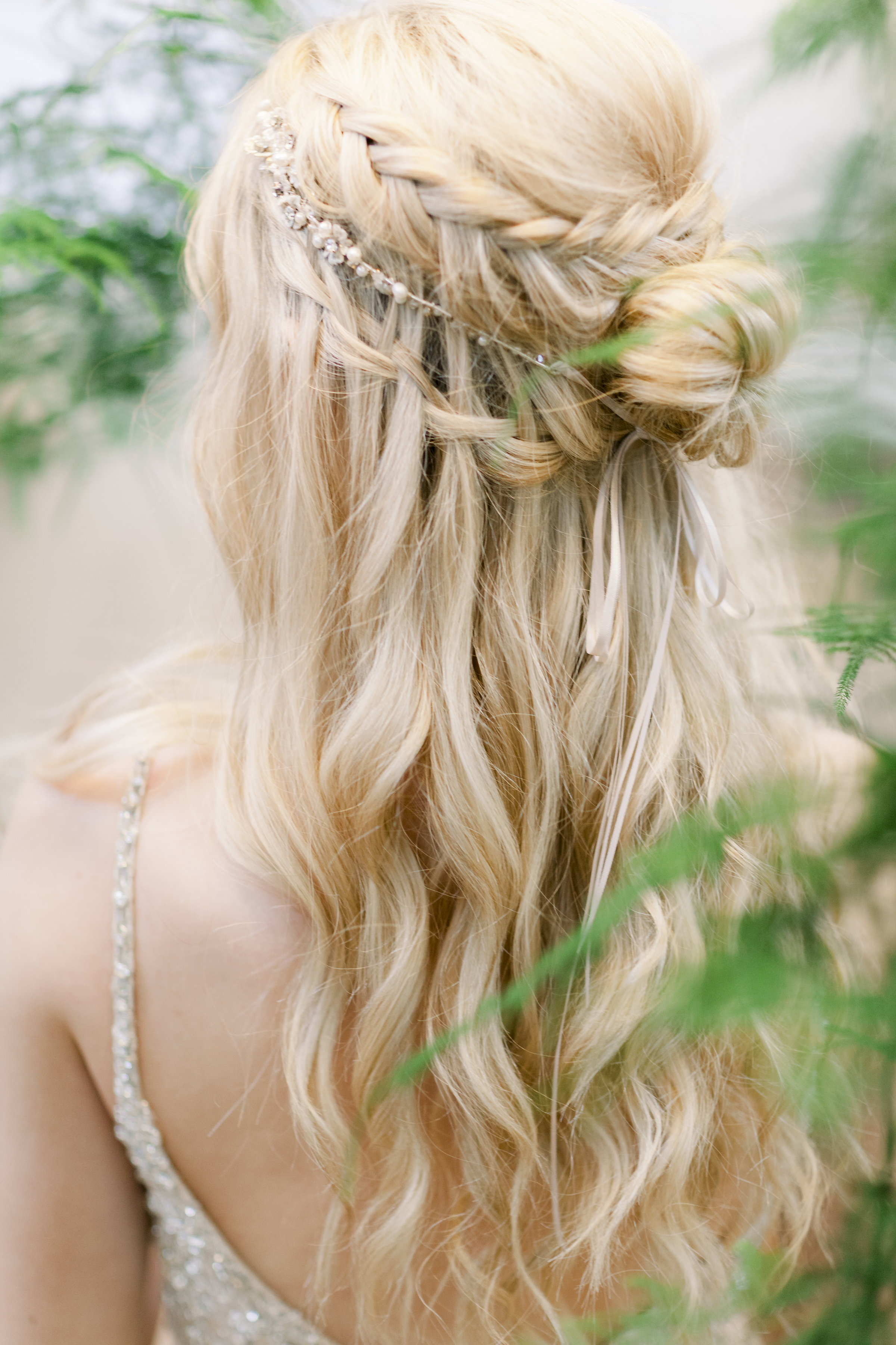 beautiful bridal half up half down wedding hair inspiration